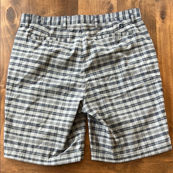 Men's FJ Golf Shorts - Picture 2 of 3